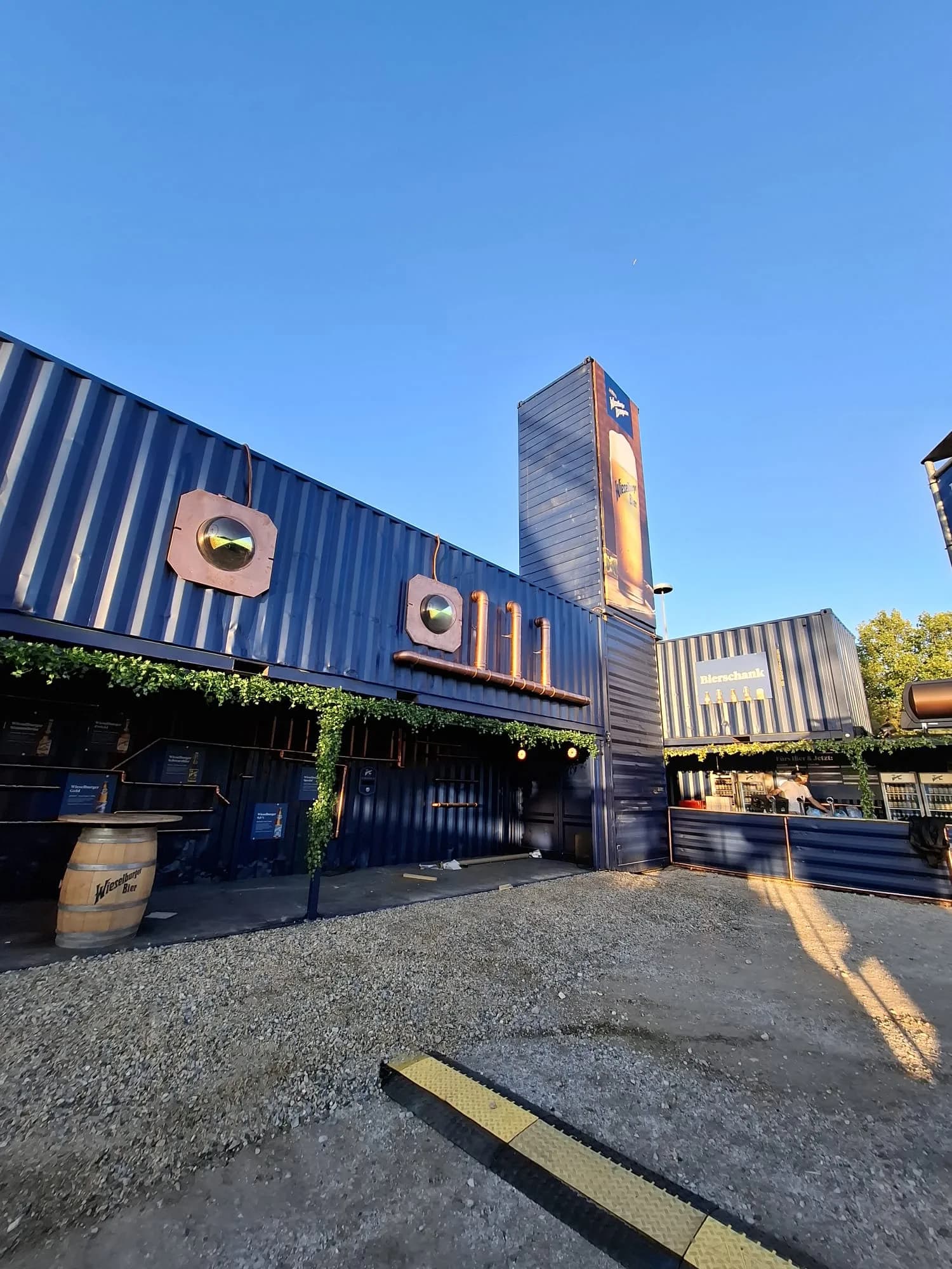 Bar aus Container - im Einsatz beim Frequency – Aufnahme 3 von 7