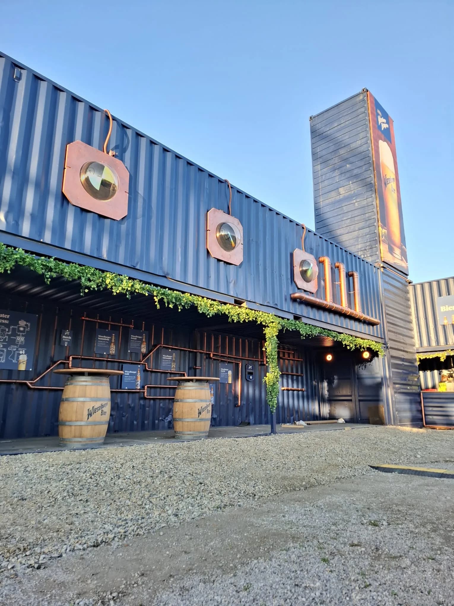 Bar aus Container - im Einsatz beim Frequency – Aufnahme 6 von 7