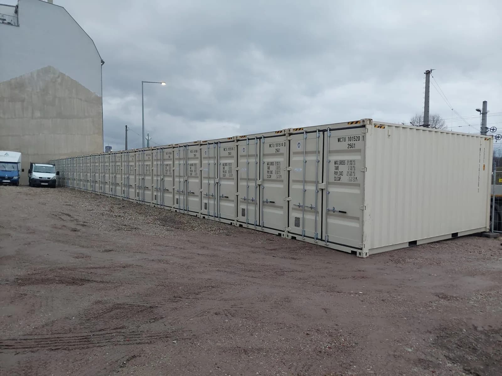 Self-Storage-Anlage aus Lagercontainern in Wien