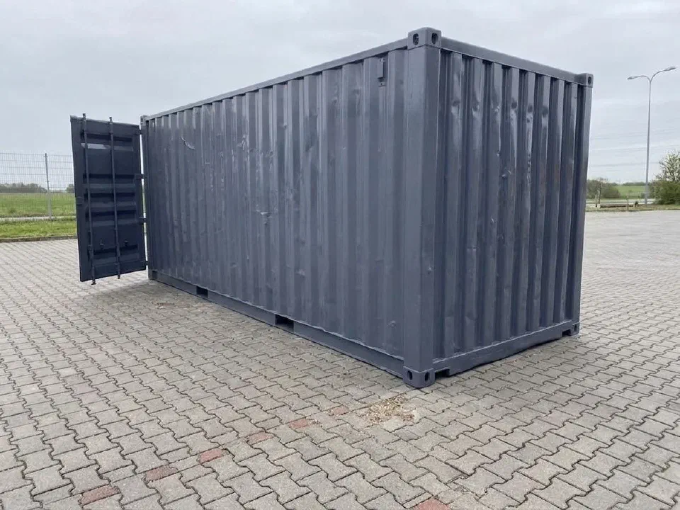 Használt 20 lábas konténer antracit színben, nyitott ajtóval